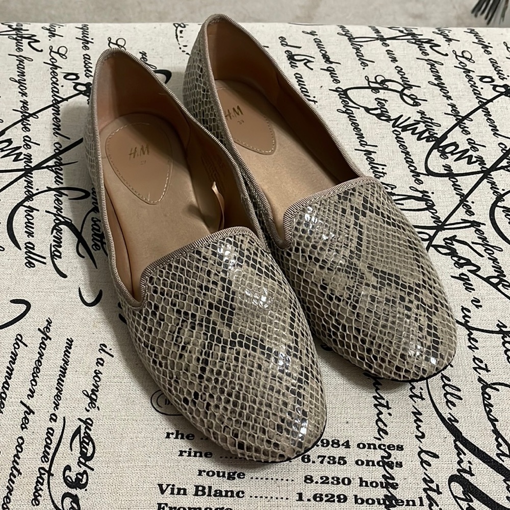 Snake skin loafers